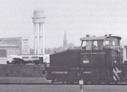 Lokomotive ML00603 auf dem Flughafen Tempelhof